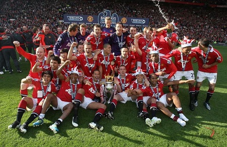 他的一举一 他的一举一