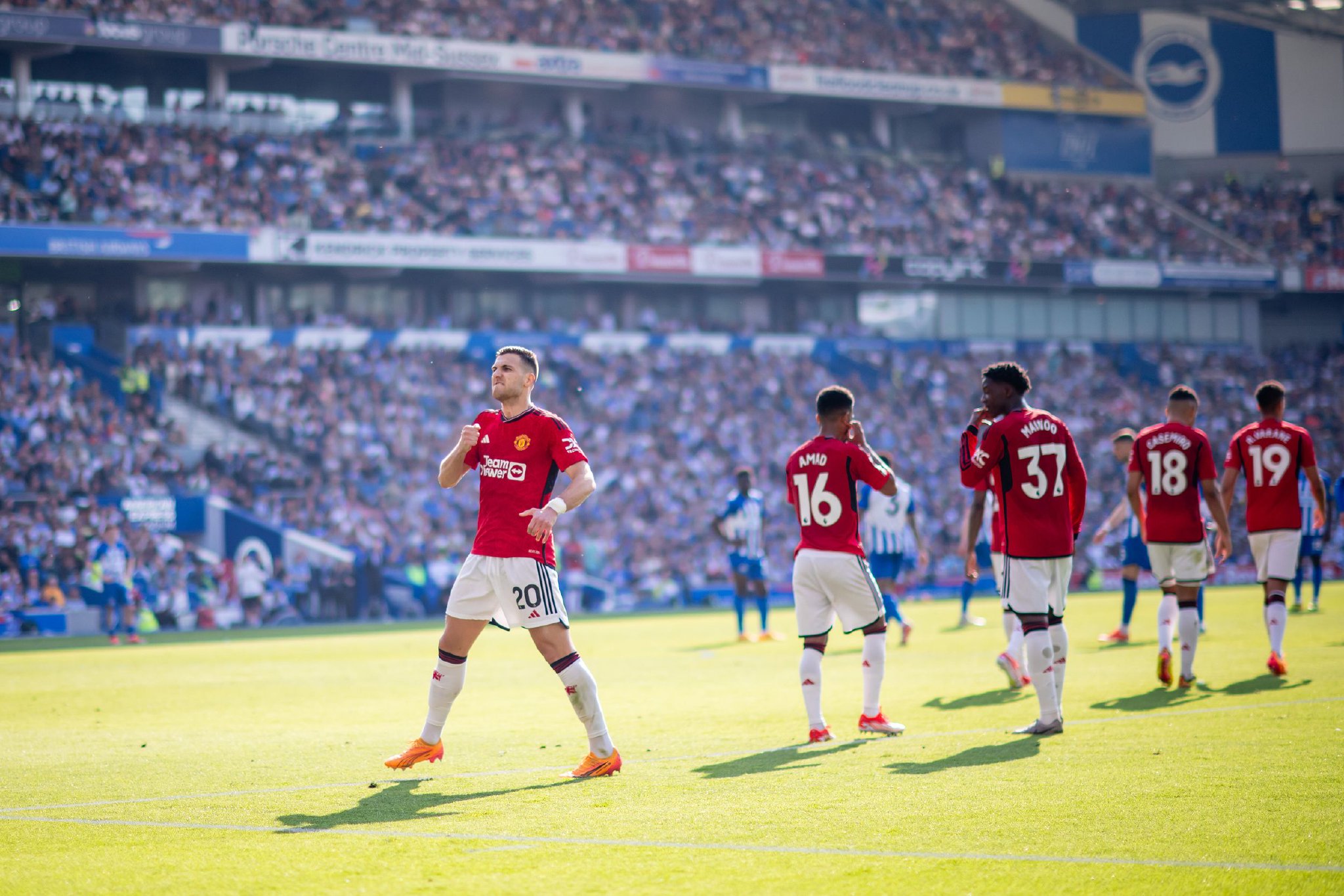 频频制造威 频频制造威